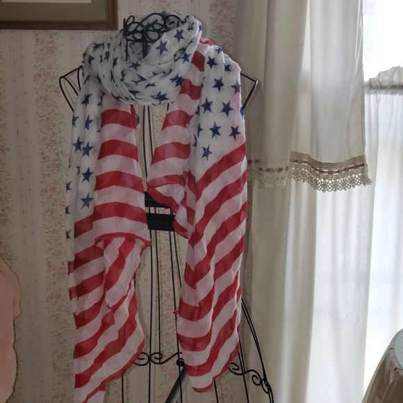 Scarf with flag detail for 4th of July! - Picture 1 of 4